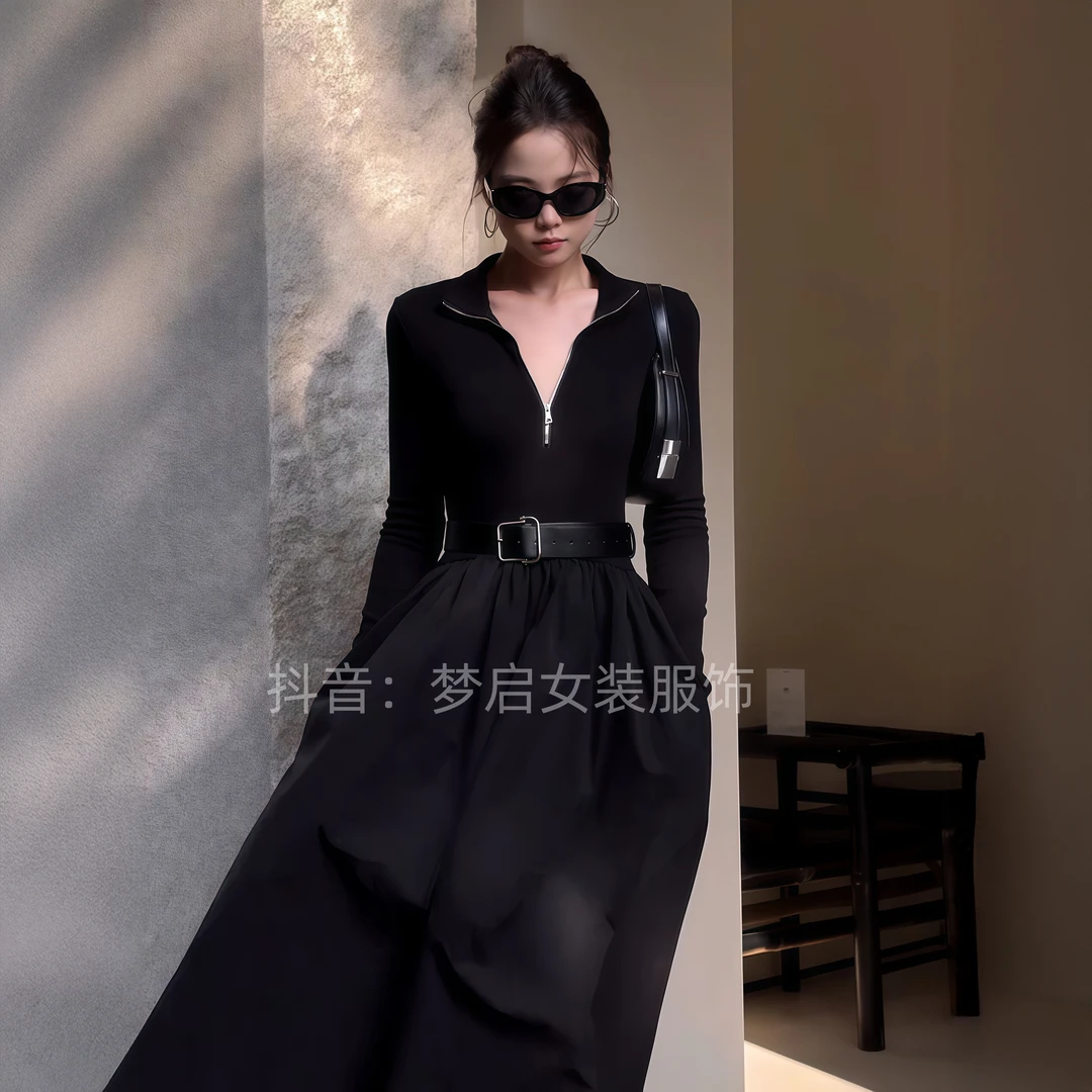 法式赫本风黑色长袖连衣裙女秋季新款设计感收腰显瘦高领中长裙子