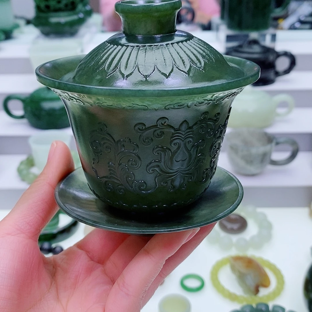 和田玉未镶嵌摆件盖碗