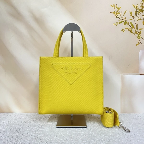 95新/普拉达/包包/市场价15800/250609CZ0017