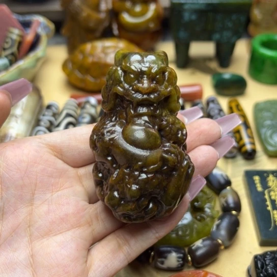 蛇纹石玉未镶嵌颈饰