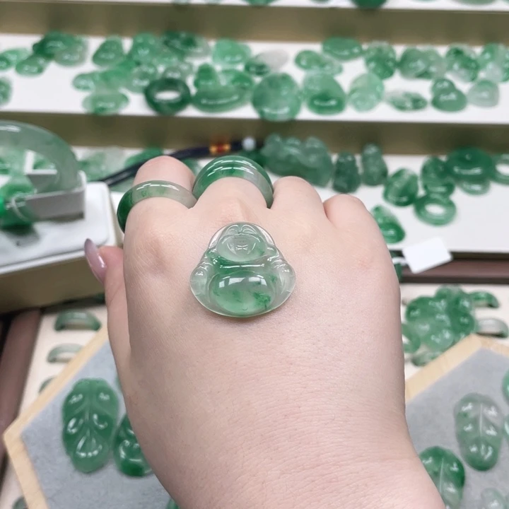 石英质玉佛公吊坠未镶嵌