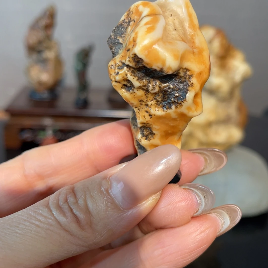【闪购商品】刘*师人物石