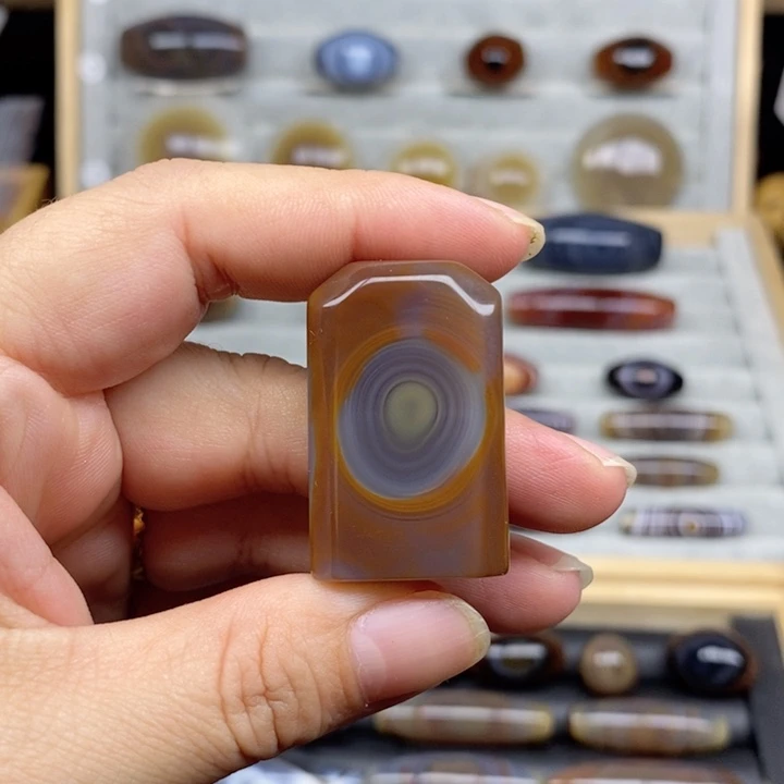 未镶嵌玛瑙/玉髓珠宝奇石