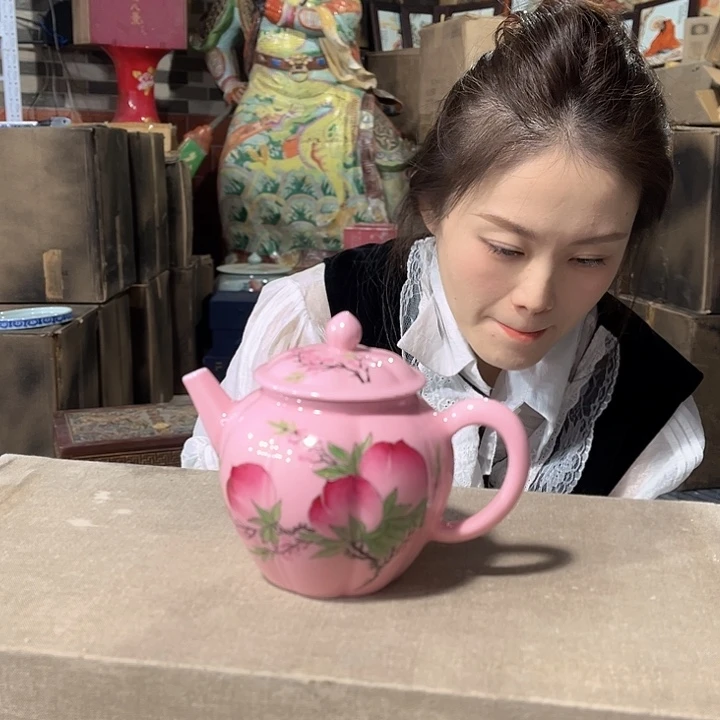 摆件////景德镇陶瓷瓷器。