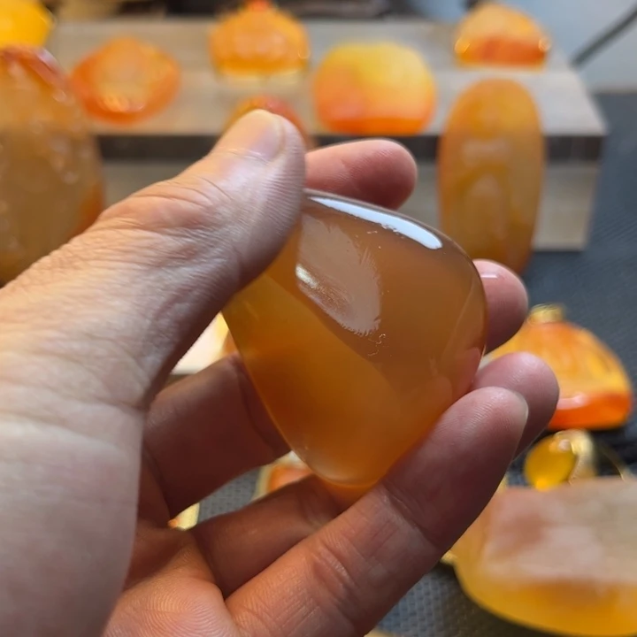 石英质玉颈饰未镶嵌和***下