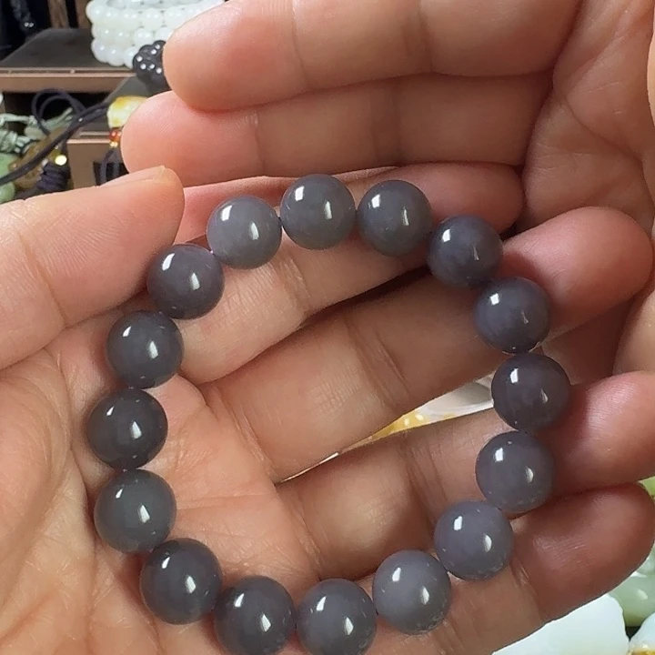 只***静和田玉未镶嵌手串