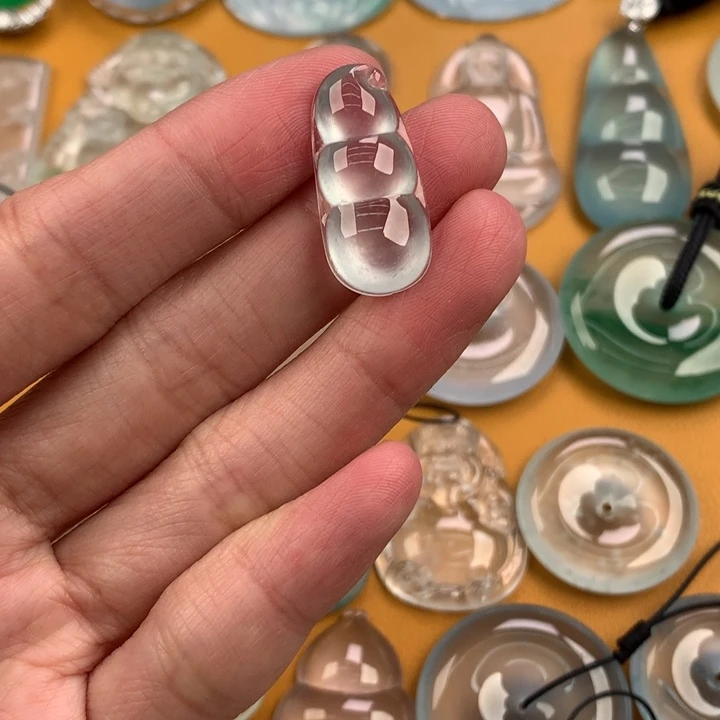 颈饰未镶嵌翡翠….