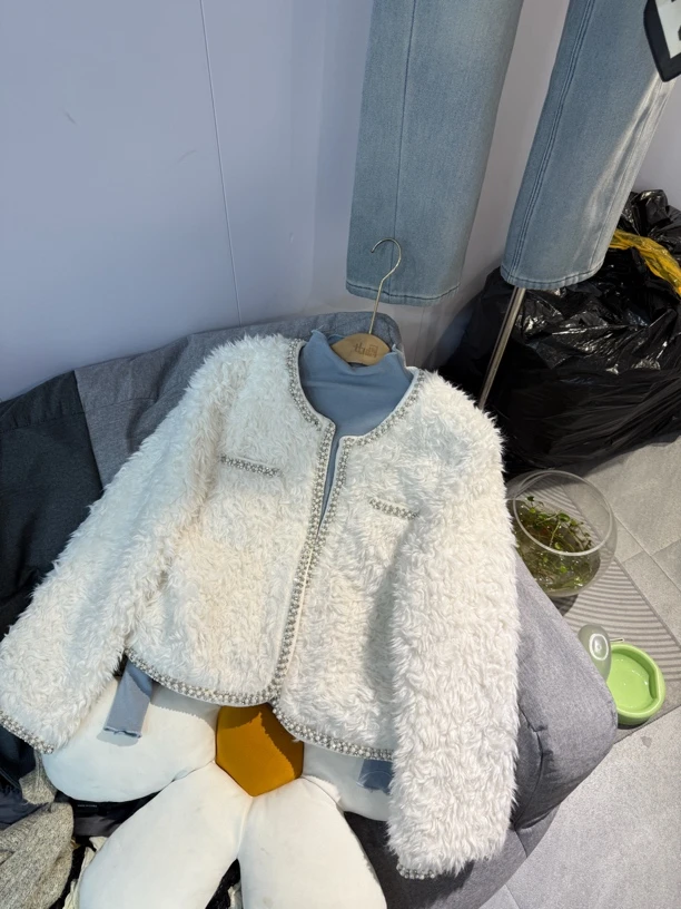 韩版立领短款秋冬保暖宽松设计小香风白色