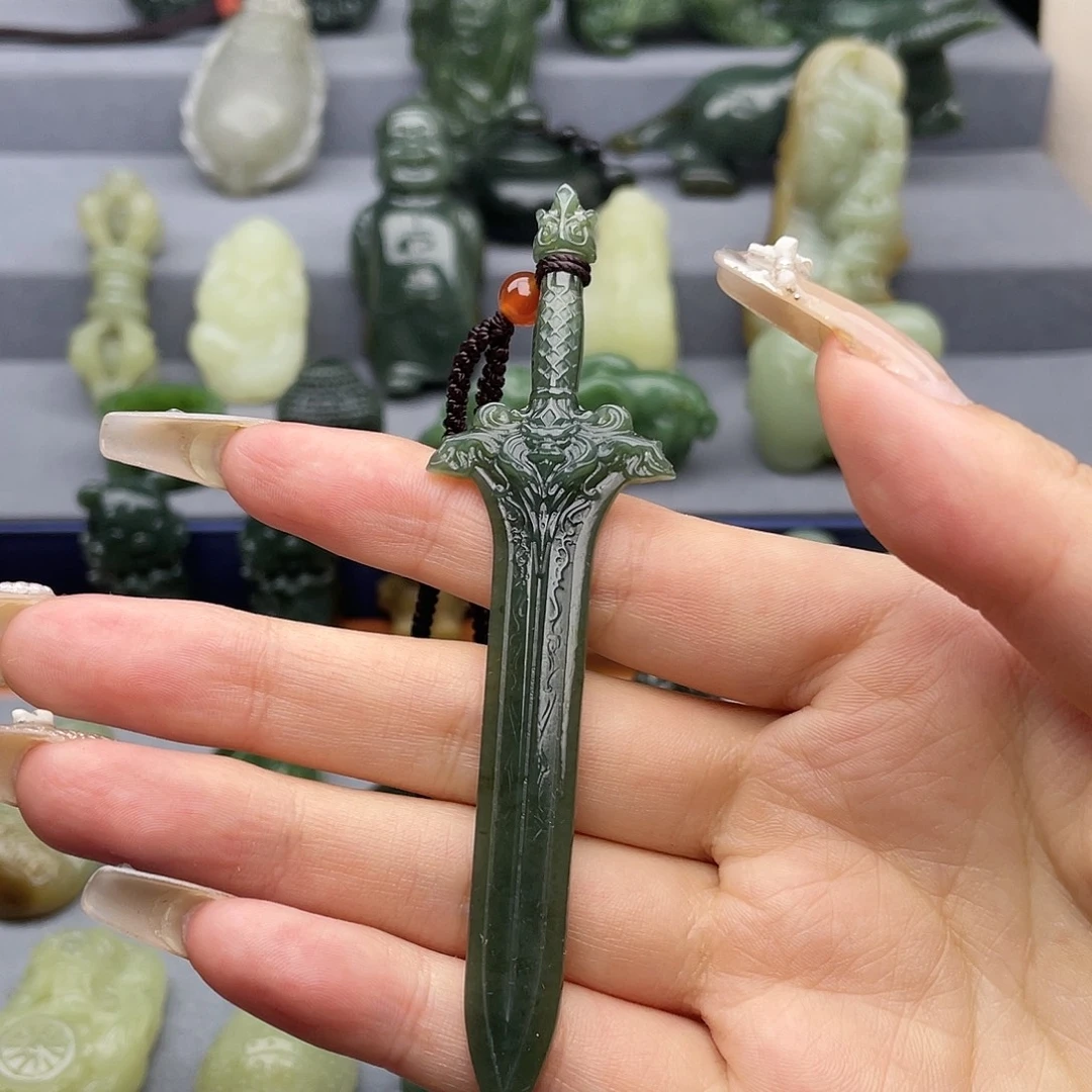 和田玉未镶嵌把件