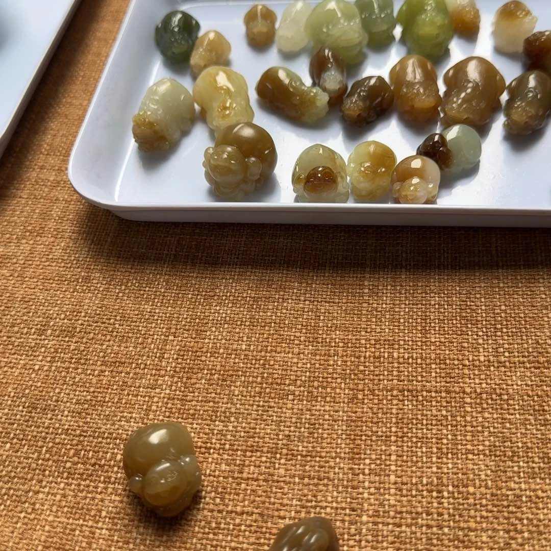 拉***º和田玉未镶嵌颈饰