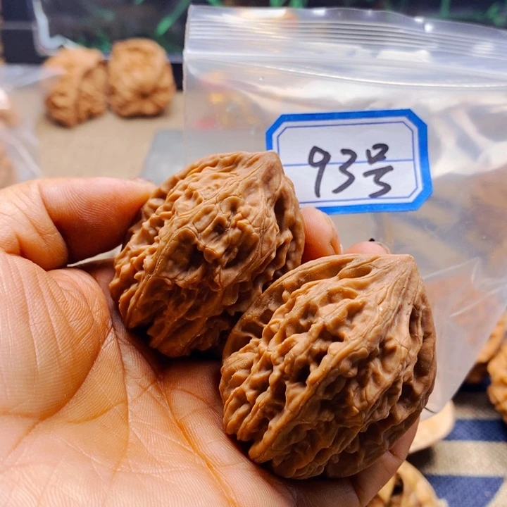 把件文玩核桃鸡心