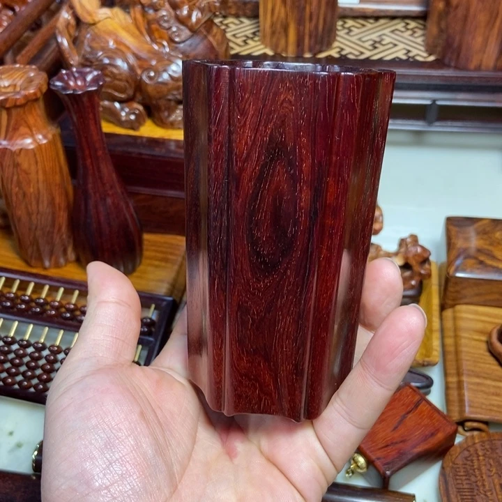 檀香紫檀（小叶紫檀）笔筒