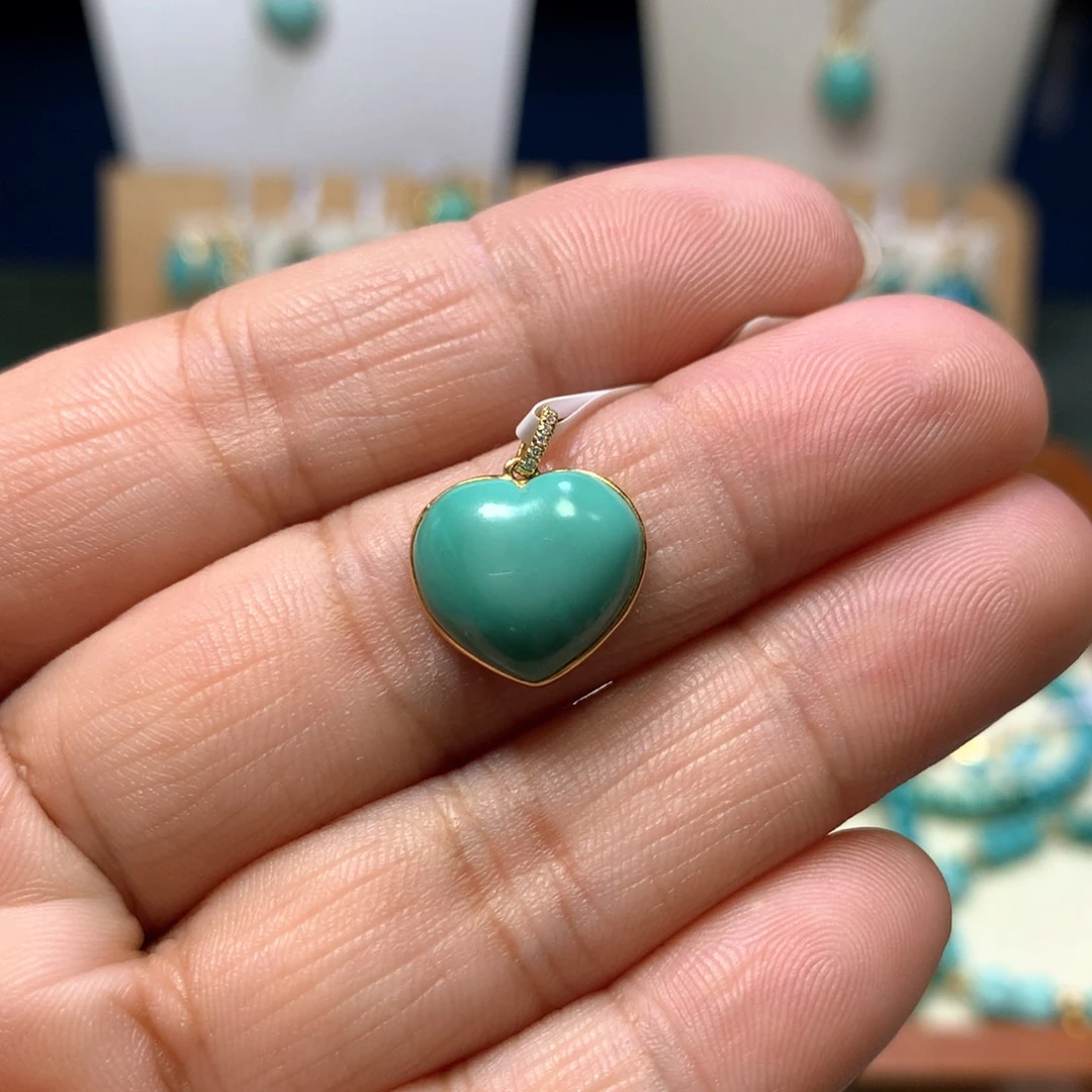 绿松石18K金镶嵌挂件