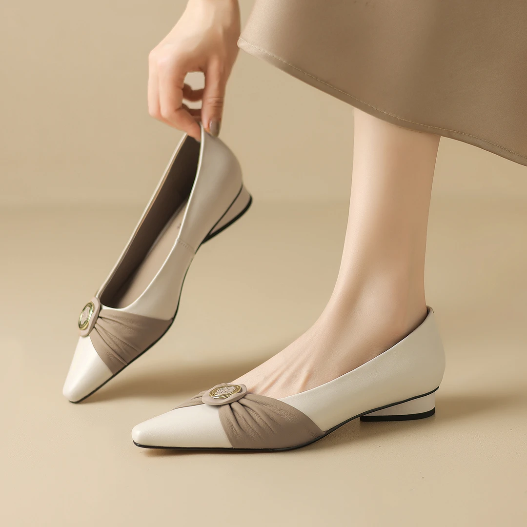 3cm法式拼色尖头平底鞋粗跟春秋百搭真皮蝴蝶结单鞋米白色搭裙子