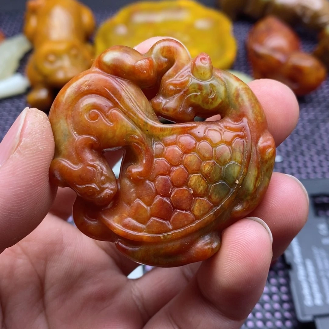 蛇纹石玉颈饰未镶嵌