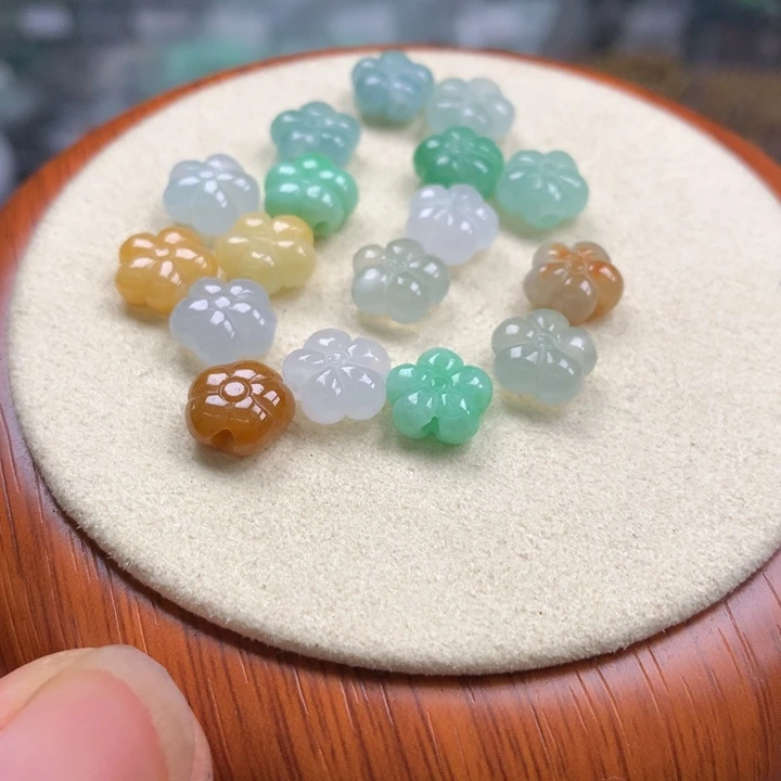翡翠未镶嵌颈饰不退不换