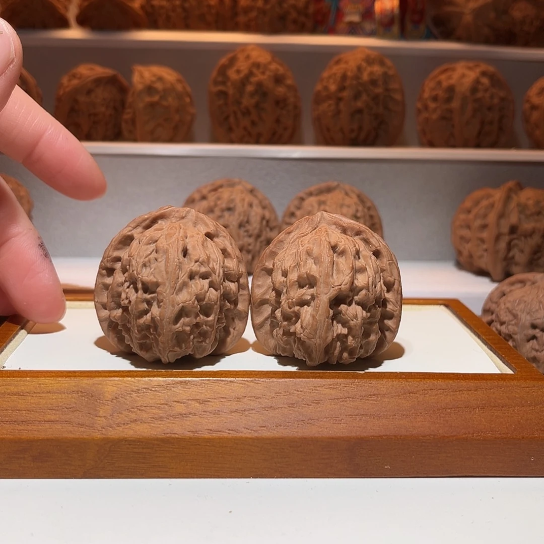 39.5全品白狮子，略微对歪……