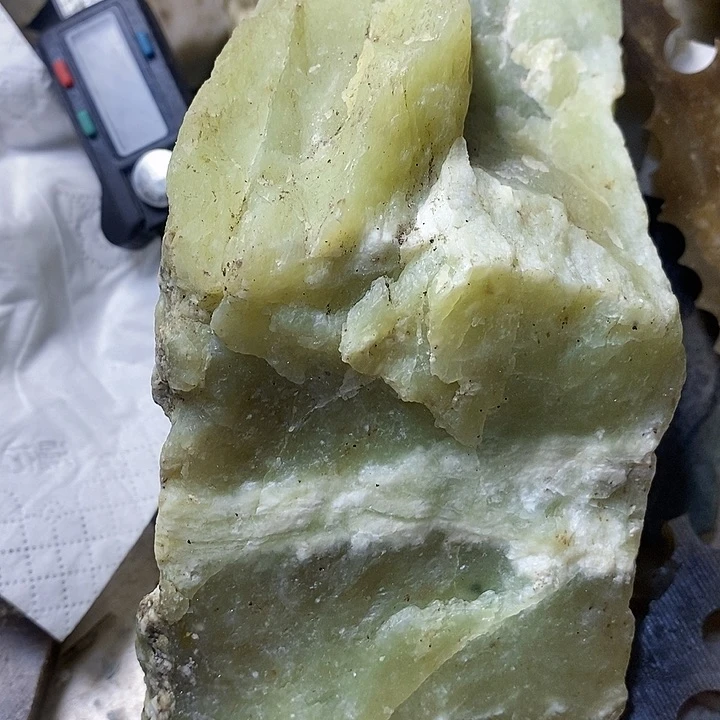 透闪石质玉未镶嵌珠宝半成品幸****！