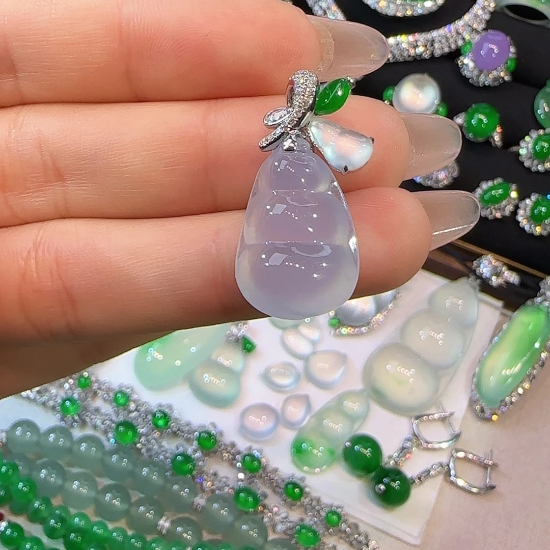 钻石颈饰18K金镶嵌