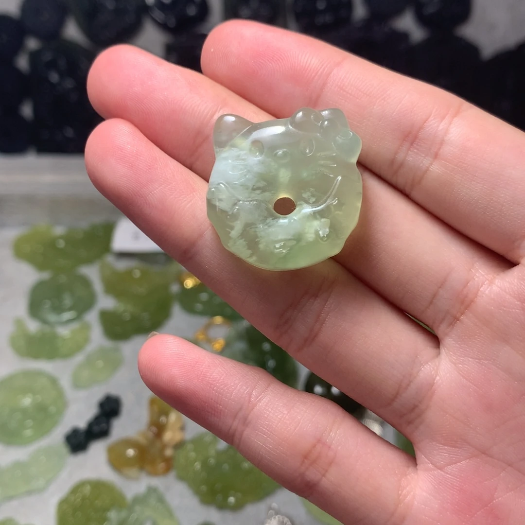 合金蛇纹石玉颈饰