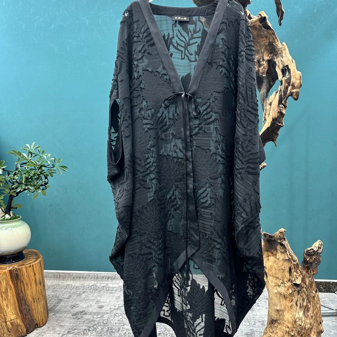 【大海轻奢】BF32990新款黑色植绒剪花长款外披