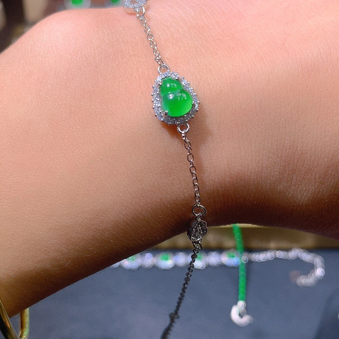 翡翠耳饰未镶嵌天然翡翠