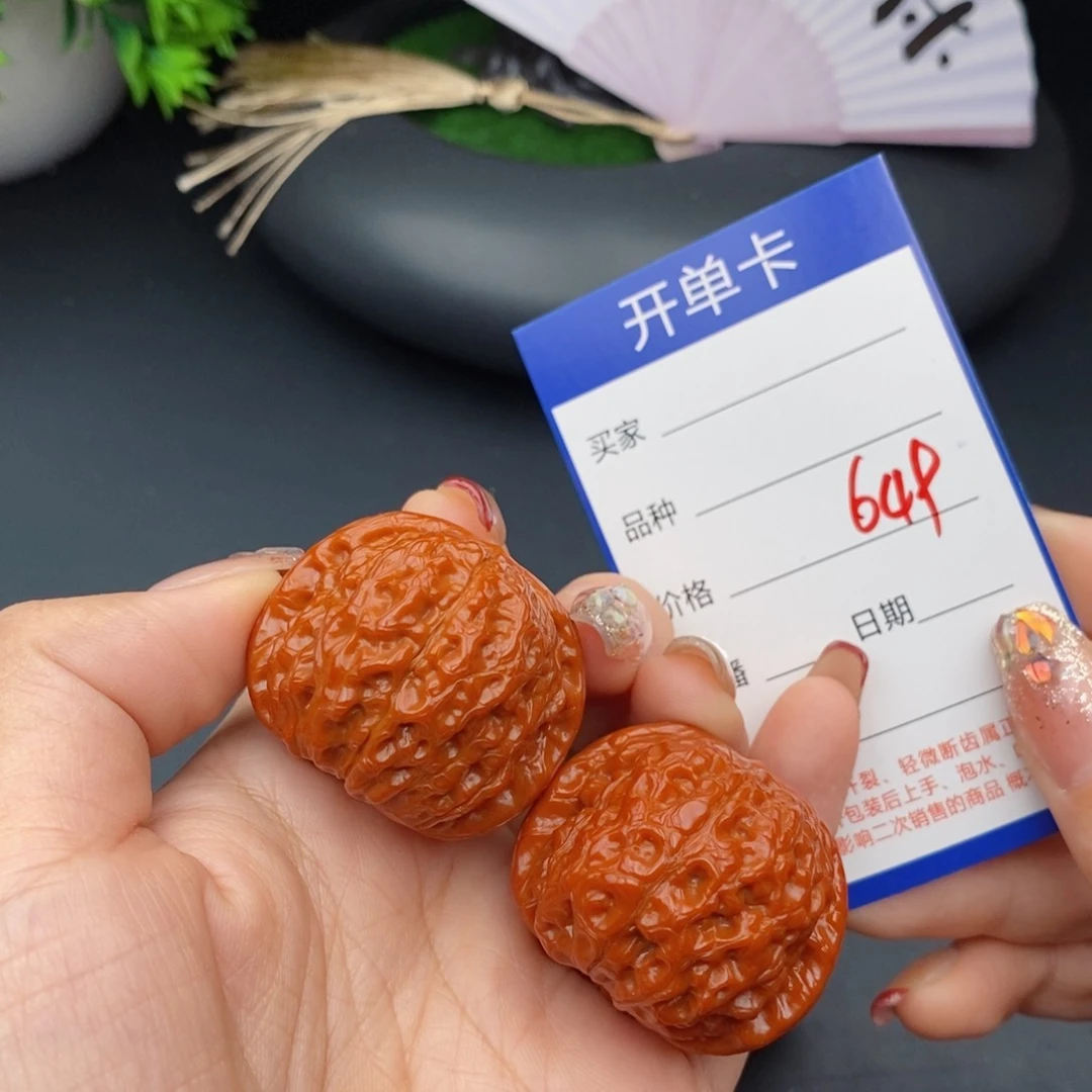 文玩核桃把件39血麒麟649