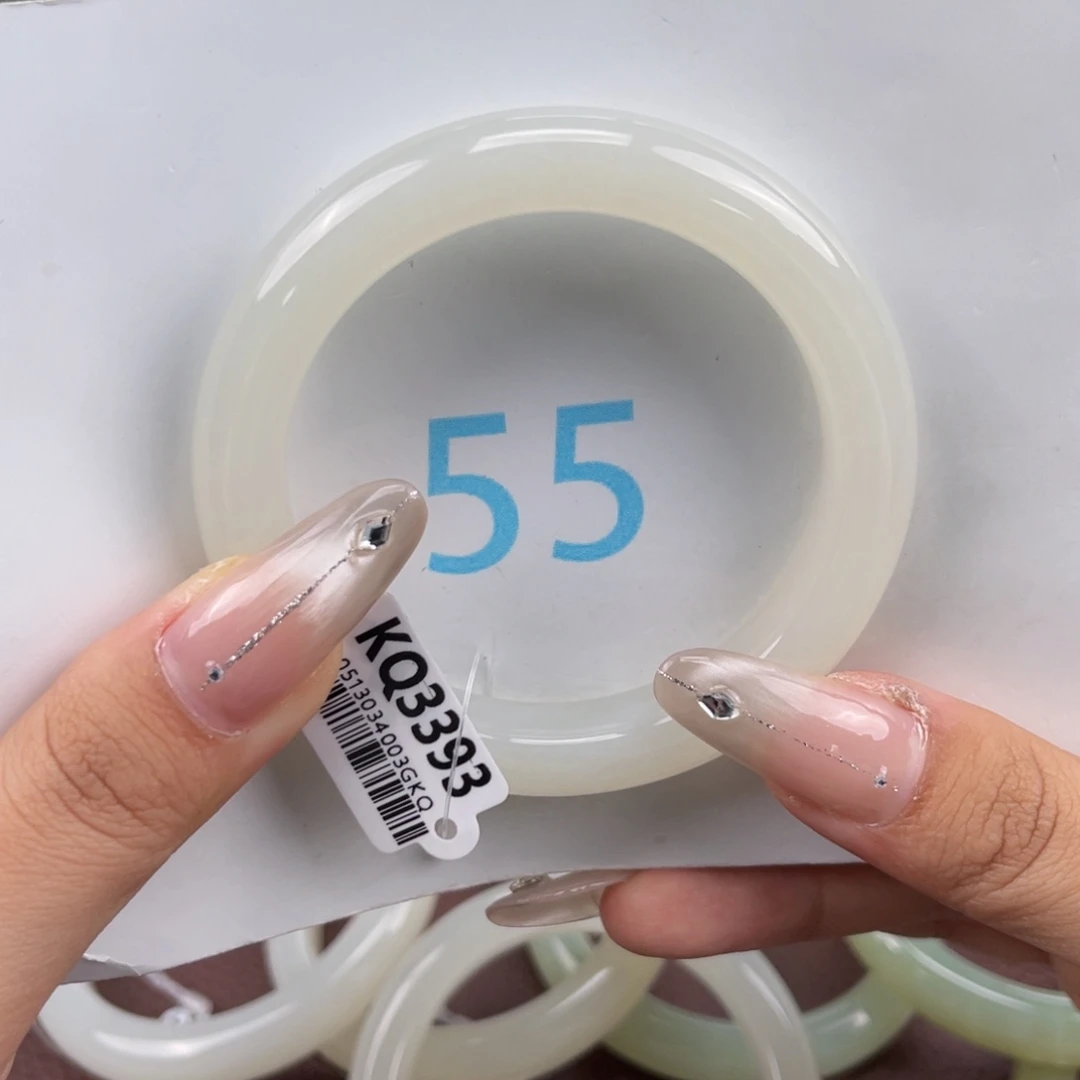 和田玉手镯未镶嵌岁***?