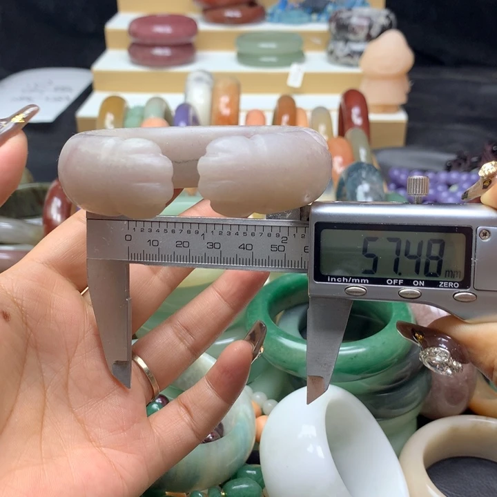 未镶嵌手镯石英质玉