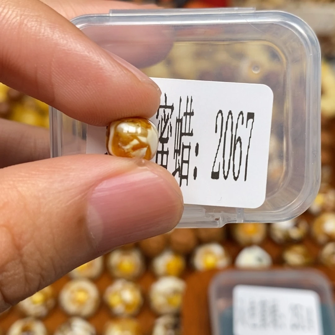 蜜蜡未镶嵌珠宝奇石2067