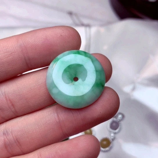 翡翠毛衣链未镶嵌