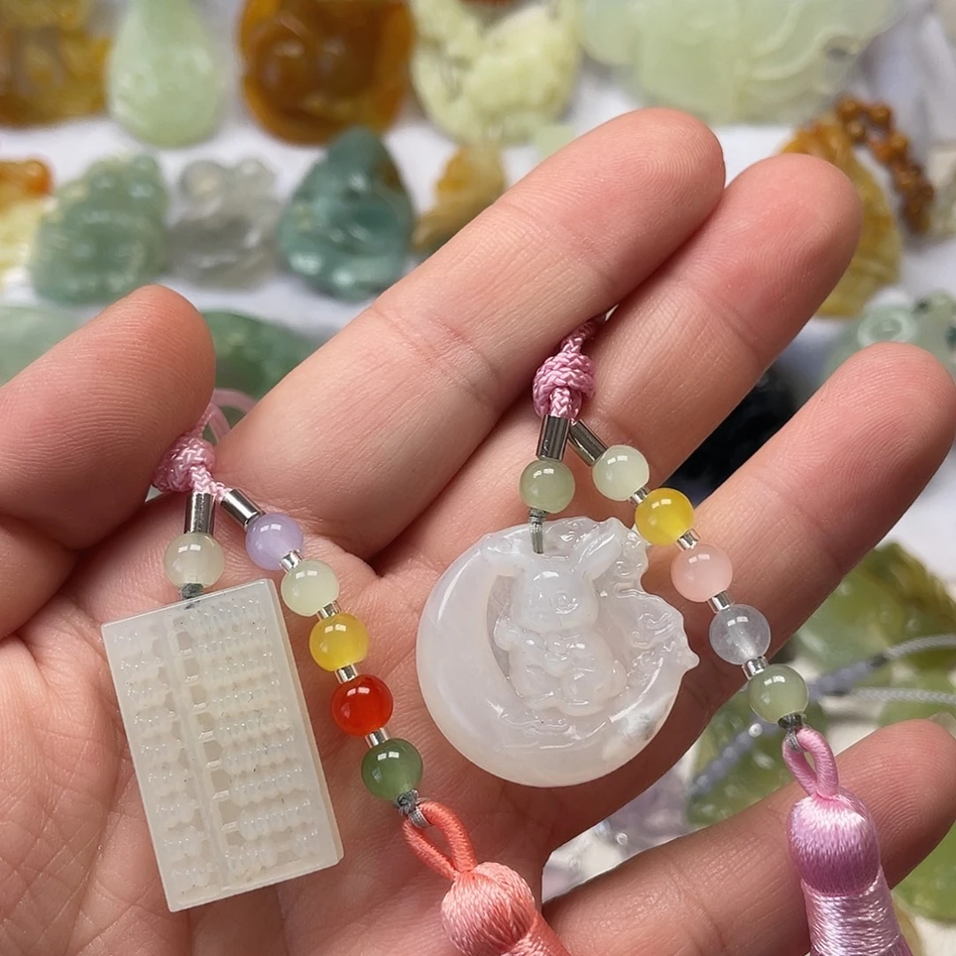 蛇纹石玉未镶嵌颈饰