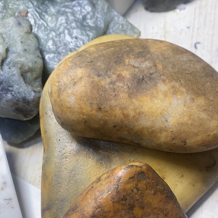 透闪石质玉珠宝半成品未镶嵌