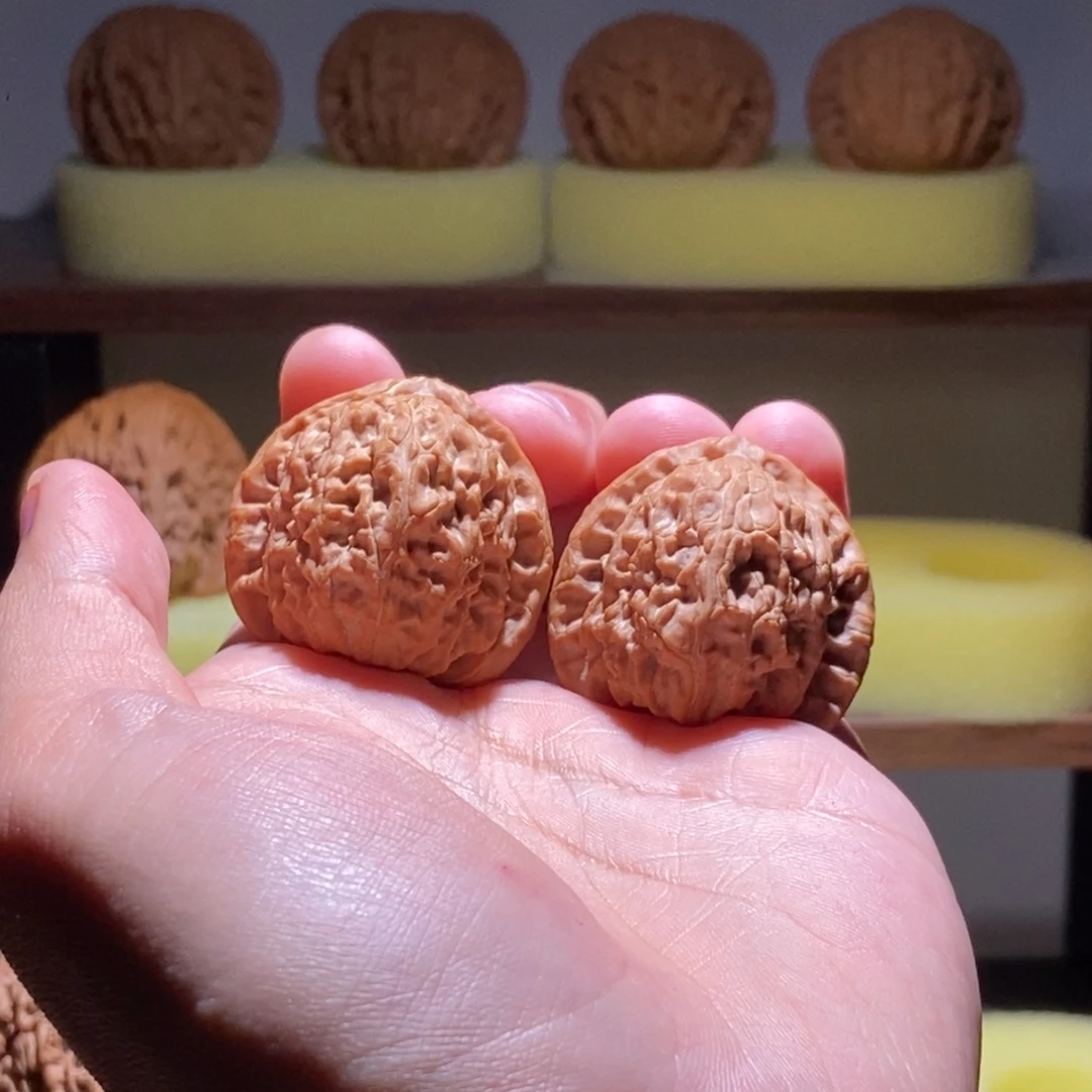 吊坠文玩核桃全品34➕尺三角白红皮山地