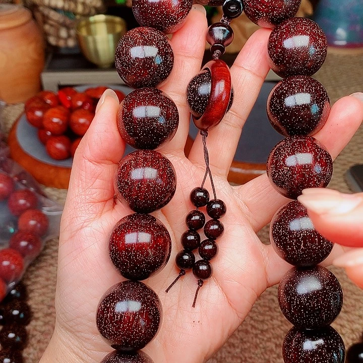 檀香紫檀（小叶紫檀）桃2.5手持