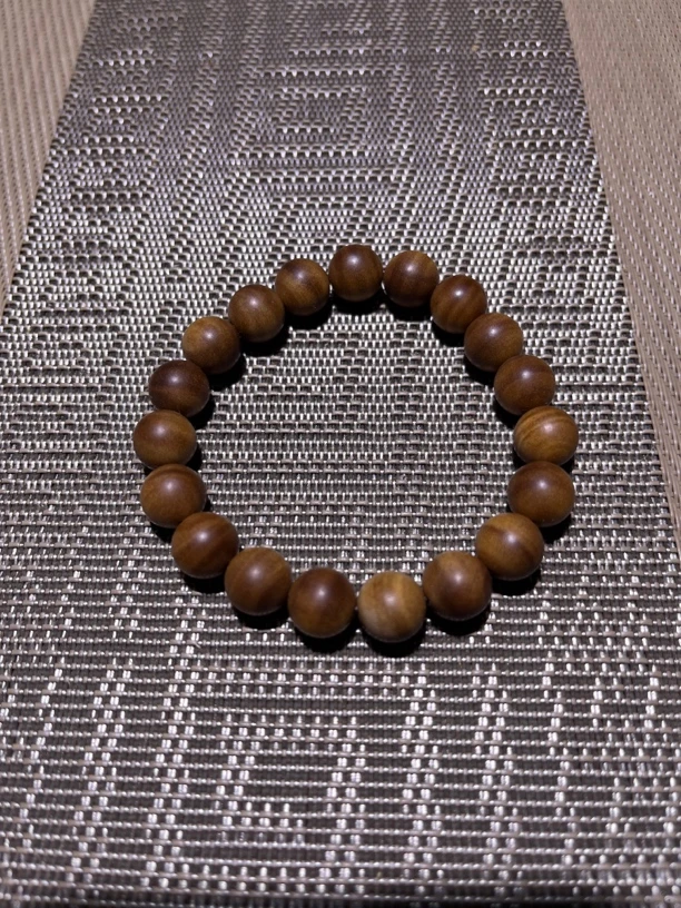 迈索尔老山檀香1.0×19颗黑肉横纹（沉水）