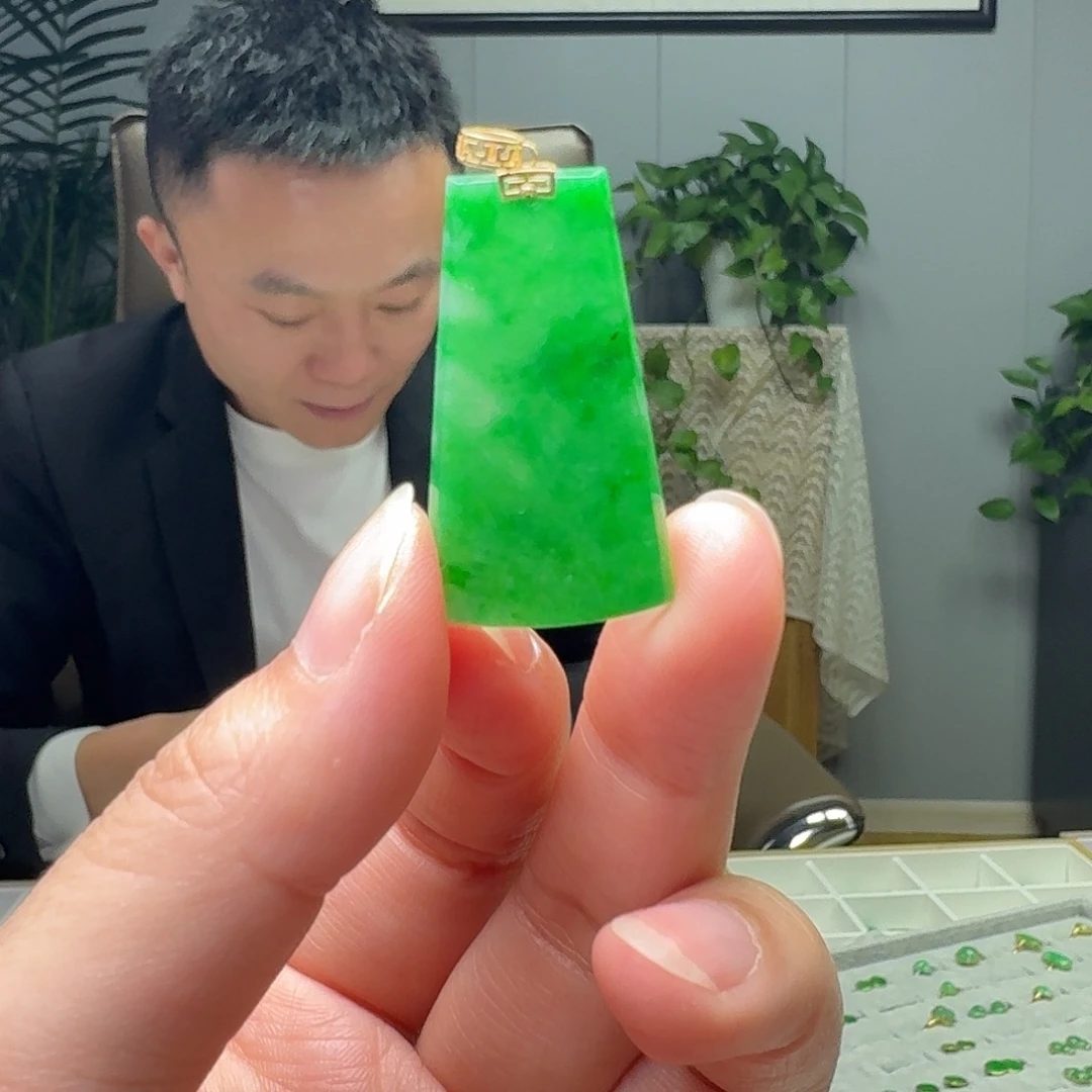 翡翠18K金镶嵌吊坠(不含链)天然