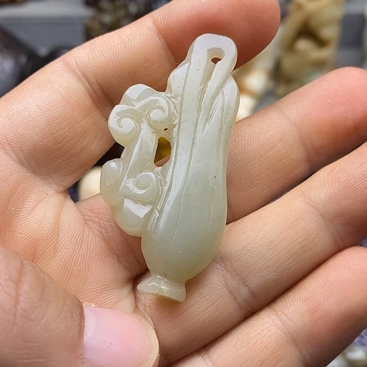 未镶嵌蛇纹石玉颈饰