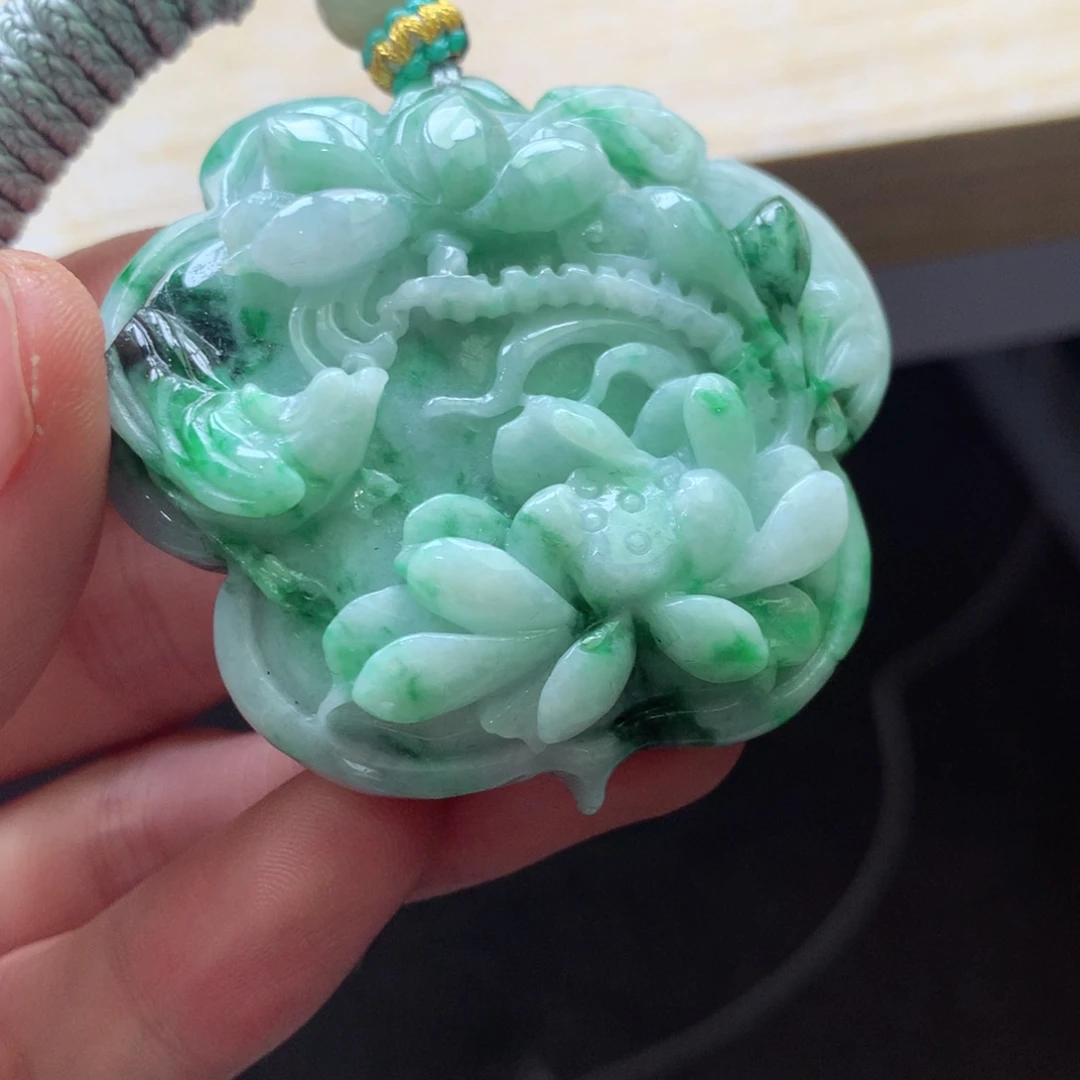 翡翠颈饰未镶嵌吊坠