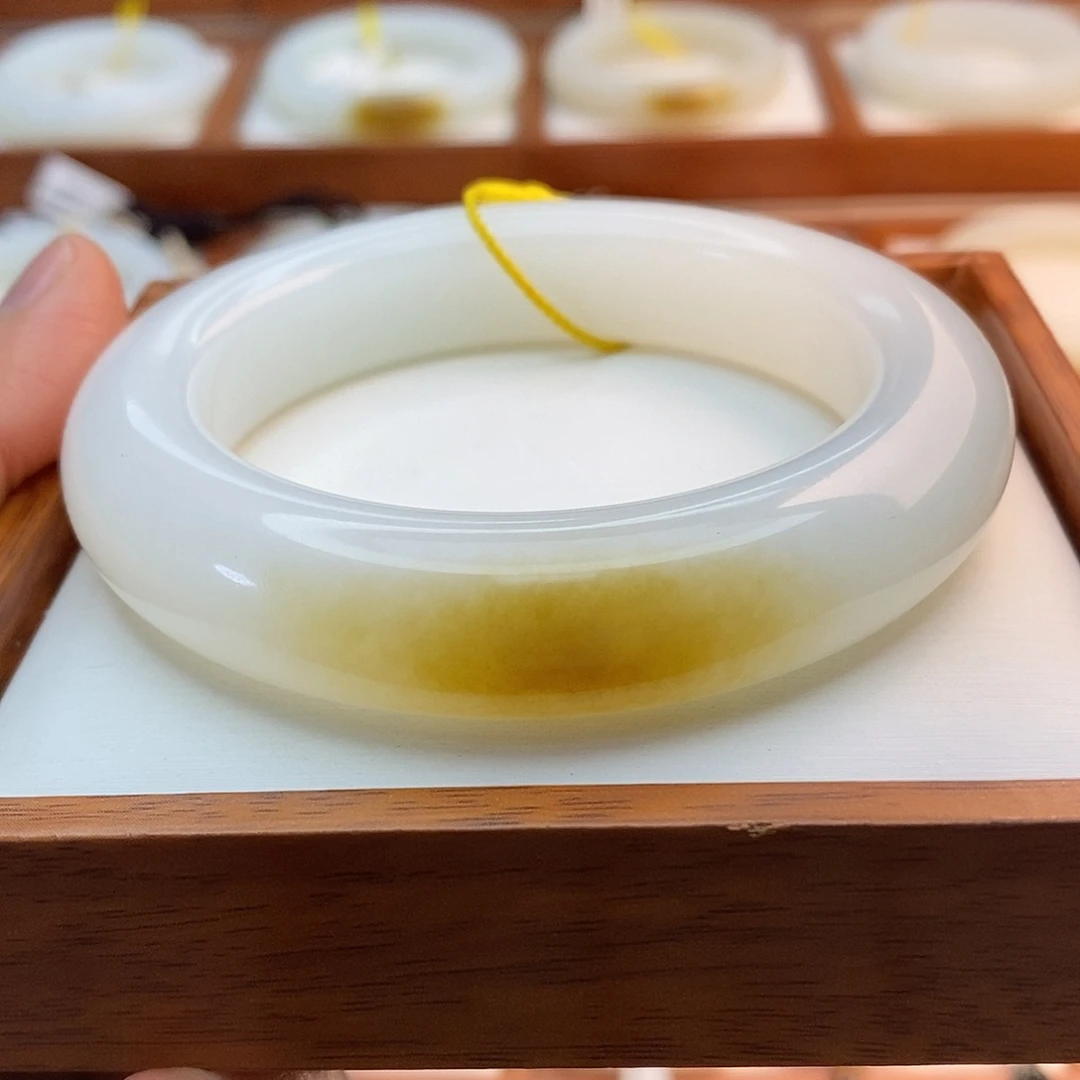 和田玉（糖玉）未镶嵌手链