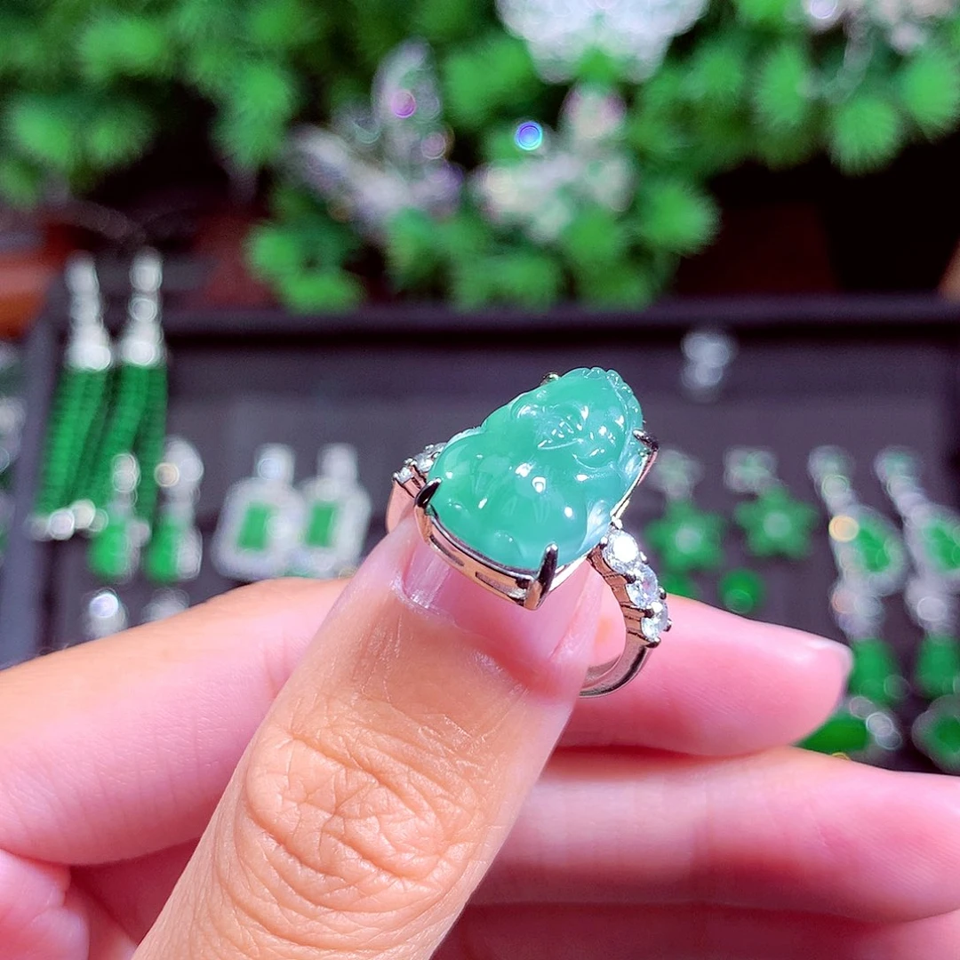 颈饰未镶嵌翡翠天然