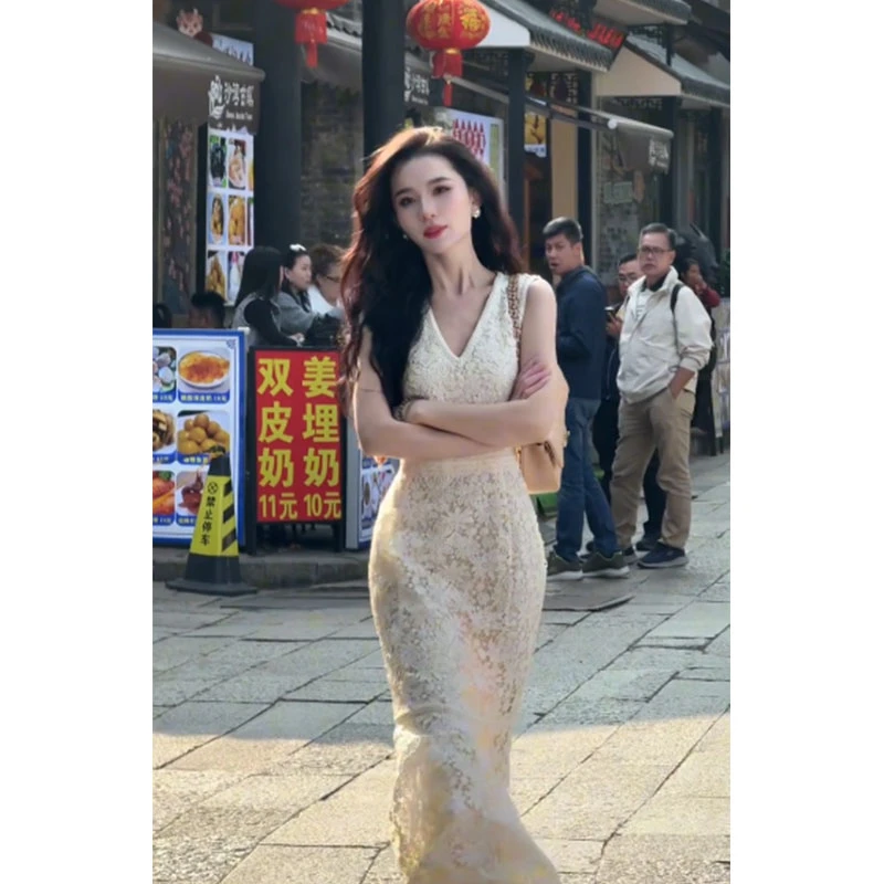 法式气质蕾丝连衣裙女夏季无袖v领收腰显瘦纯欲镂空收腰鱼尾长裙