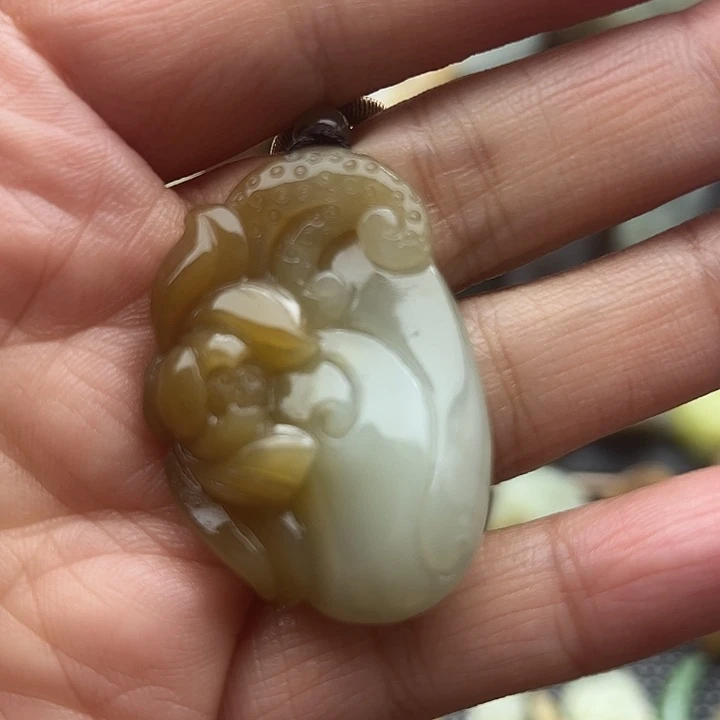 和田玉（糖玉）未镶嵌颈饰