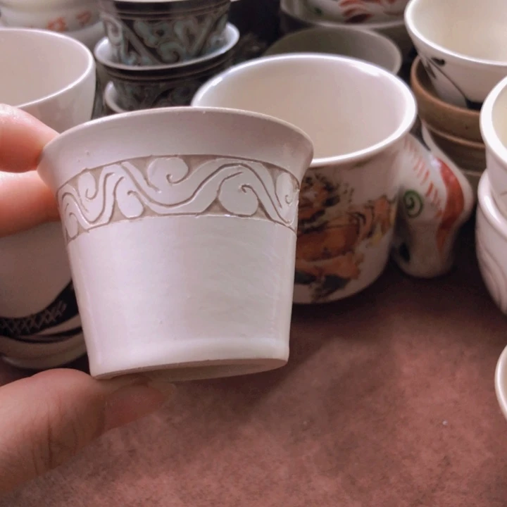 磁州窑纯手工白刻主人杯有瑕