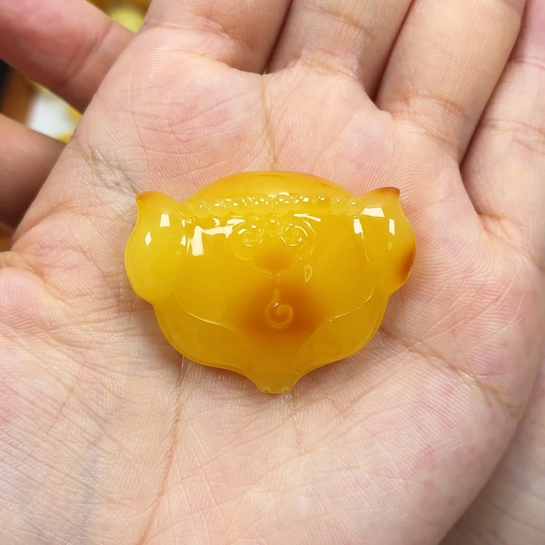 未镶嵌颈饰蜜蜡焦皮狐狸