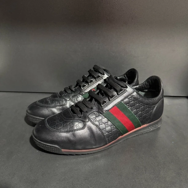 95新 GUCCI/古驰 39.5码/古驰 95新黑色压花条纹