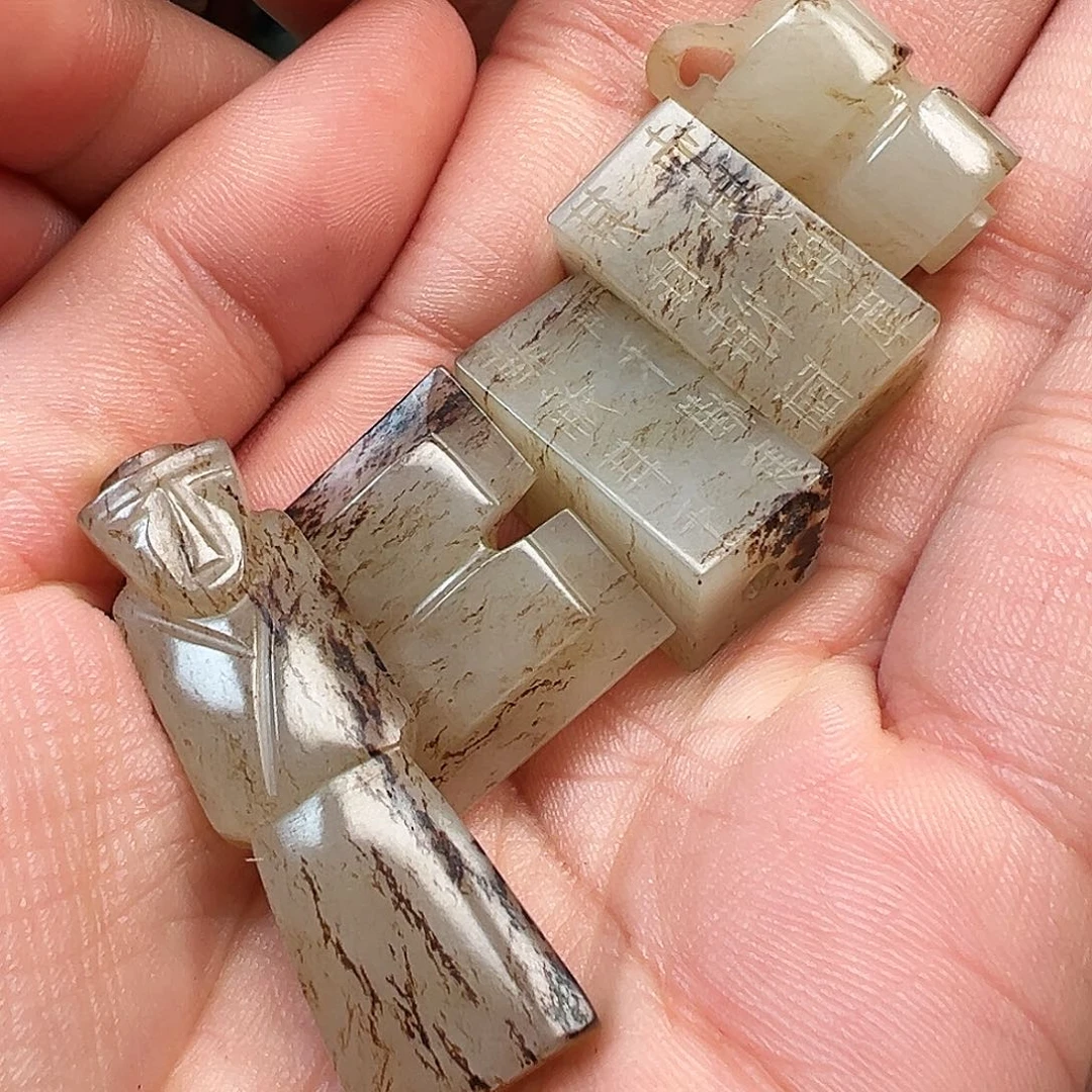 和田玉颈饰未镶嵌观*