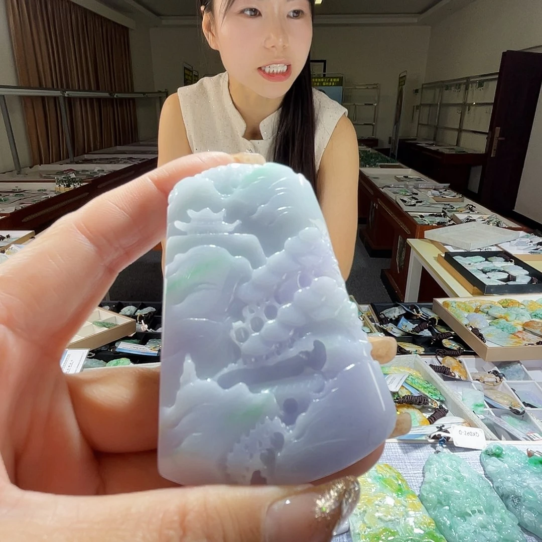 翡翠未镶嵌颈饰一
