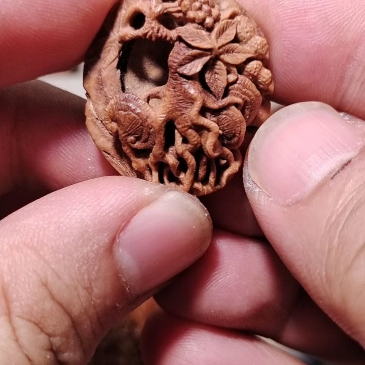 纯手工桃核雕刻人生如意