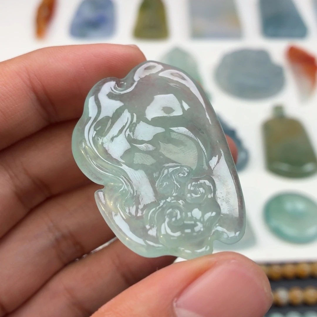 定制翡翠未镶嵌如意